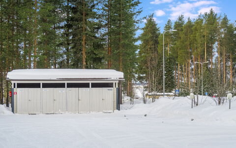 Vuokatinranta Suite 2 D: Møbel, Indretning, Gulvbelægning, Etage, Bord, Loft, Køkken & Spisebord, Belysning, Stol, Hjem