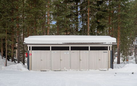 Vuokatinranta Suite 4 a: Møbel, Indretning, Gulvbelægning, Etage, Bord, Loft, Køkken & Spisebord, Belysning, Stol, Hjem