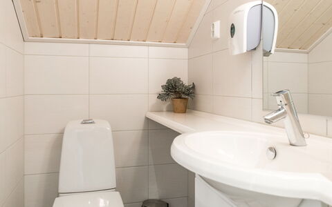 Golfarinkunnas 7B: Møbel, Indretning, Gulvbelægning, Etage, Bord, Loft, Køkken & Spisebord, Belysning, Stol, Hjem