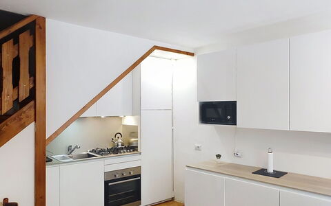 Casa sul Torrente: Køkken, Indretning, Gulvbelægning, Countertop, Træ, Loft, Etage, Cabinetry, Køkken Apparat, Større Bandage