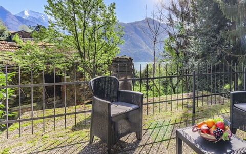 Casa sul Torrente: Møbel, Stol, Bjergkæde, Udendørs Møbler, Altan, Dal, Eco Hotel, Stueplante, Hegn, Udvej