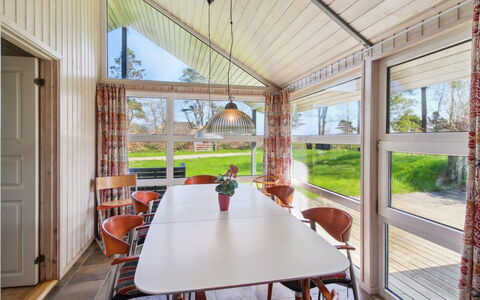 Carit - 80M from the Sea: Estate, Skygge, Indkørsel, Stuehus