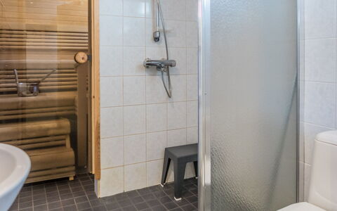 Pikku-Pölly: Møbel, Indretning, Gulvbelægning, Etage, Bord, Loft, Køkken & Spisebord, Belysning, Stol, Hjem