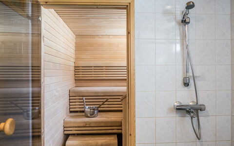 Pikku-Pölly: Møbel, Indretning, Gulvbelægning, Etage, Bord, Loft, Køkken & Spisebord, Belysning, Stol, Hjem