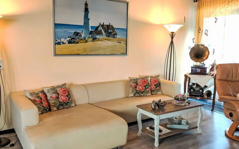 Casa Bella Terra: Couch, Møbel, Ejendom, Billedramme, Bord, Azure, Komfort, Træ, Indretning, Studio Couch