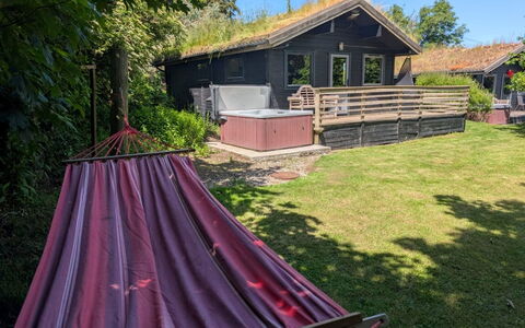Lodge 4 Hot Tub: Sommerhus, Hårdttræ, Skygge, Have, Garden Bygninger, Bjælkehytte, Backyard, Gård, Planke, Bejdse