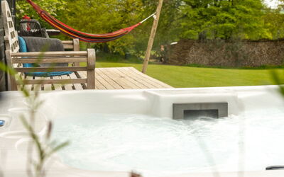 Lodge 6 - Hot Tub Lodge