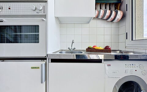 Les Terrasses de Pornic: Køkken Apparat, Køkken, Større Bandage, Husholdningsapparat, Countertop, Komfur, Cabinetry, Indretning, Gulvbelægning, Komfur