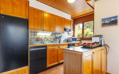 Pavillons a: Cabinetry, Countertop, Ejendom, Køkken Apparat, Komfur, Træ, Indretning, Husholdningsapparat, Køkken, Gulvbelægning