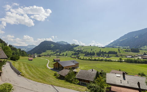 Chalet Anita: Græs, Bjergrige Landskabsformer, Bakke, Græs-, Hus, Landdistrikt, Highland, Almindeligt, Landskab, Land Lot