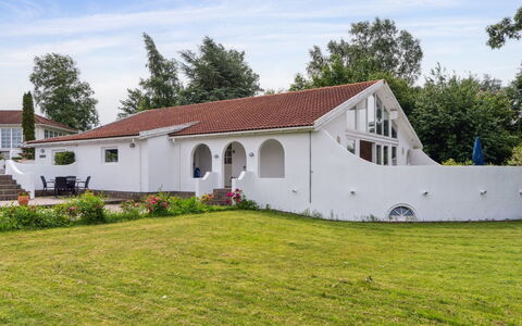 Mikkeline - 575M to the Fjord: Træ, Tag, Arkitektur, Hjem, Hus, Sommerhus, Sidespor, Hårdttræ, Hældning, Estate