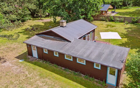 Heidl - 1.3Km to the Fjord: Træ, Tag, Arkitektur, Hjem, Hus, Sommerhus, Sidespor, Hårdttræ, Hældning, Estate