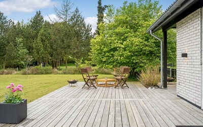 Ginie - 600M from the Sea