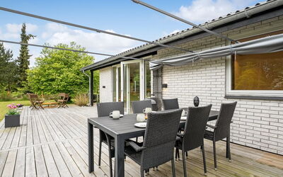 Ginie - 600M from the Sea