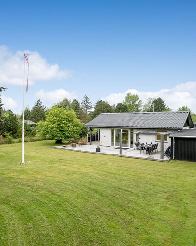 Ginie - 600M from the Sea