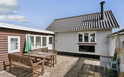 Paula - 80M from the Sea: Blå, Busk, Sommerhus, Bunddække, Have, Estate, Skygge, Landscaping, Stuehus, Eco Hotel