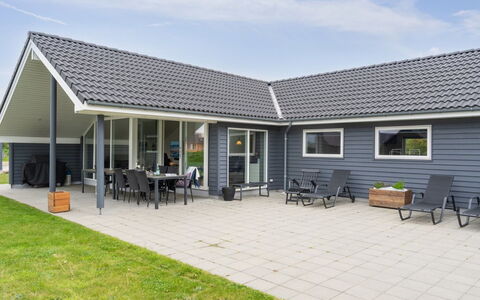 Amai - 4.5Km from the Sea: Vand, Vandressourcer, Krop Af Vand, Rots, Kyst, Naturlige Landskab, Headland, Coastal Og Oceaniske Landskabsformer, Terræn, Promontory