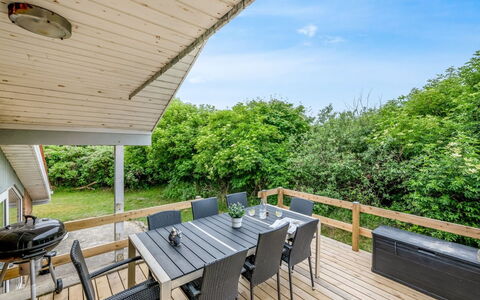 Dorithea - 1.3Km from the Sea: Træ, Veranda, Hårdttræ, Dæk, Trægulve, Planke, Bejdse, Gelænder, Eco Hotel, Altan