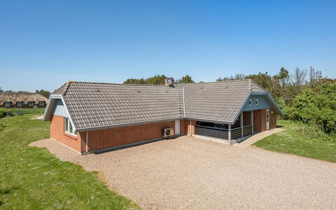 Aage - 1.7Km from the Sea: Sommerhus, Tag, Hjem, Hældning, Hytte, Sidespor