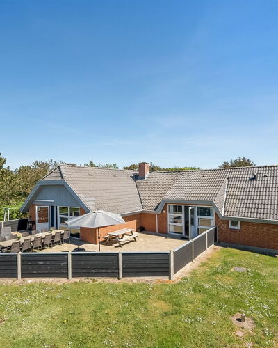 Aage - 1.7Km from the Sea