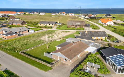 Mads - 400M from the Sea: Boligområde, Tag, Hus, Hjem, Arkitektur, Fugleperspektiv, Landskab, Land Lot, Forstad, Almindeligt