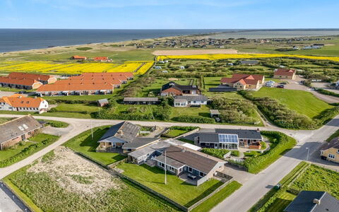 Mads - 400M from the Sea: Boligområde, Tag, Hjem, Fugleperspektiv, Hus, Landskab, Luftfotografering, Land Lot, Forstad, Almindeligt