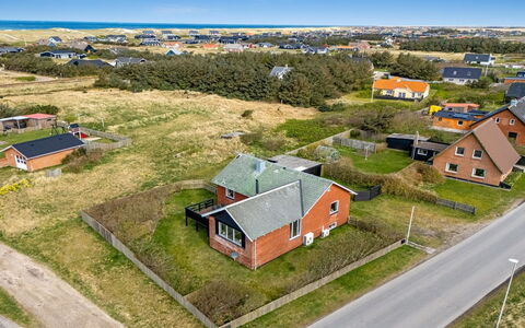 Hilppa - 400M from the Sea: Træ, Hjem, Veranda, Dæk, Hårdttræ, Tag, Bejdse, Trægulve, Eco Hotel
