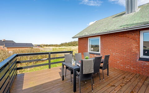 Hilppa - 400M from the Sea: Træ, Hjem, Veranda, Dæk, Hårdttræ, Tag, Bejdse, Trægulve, Eco Hotel