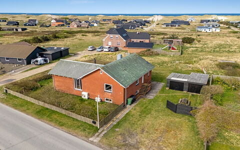 Hilppa - 400M from the Sea: Træ, Hjem, Veranda, Dæk, Hårdttræ, Tag, Bejdse, Trægulve, Eco Hotel
