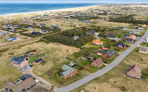 Hilppa - 400M from the Sea: Træ, Hjem, Veranda, Dæk, Hårdttræ, Tag, Bejdse, Trægulve, Eco Hotel