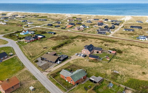Hilppa - 400M from the Sea: Træ, Hjem, Veranda, Dæk, Hårdttræ, Tag, Bejdse, Trægulve, Eco Hotel