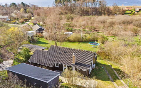 Usbjorn - 500M from the Sea: Hus, Tag, Boligområde, Hjem, Landskab, Sommerhus, Landdistrikt, Land Lot, Menneskelig Bosættelse, Estate