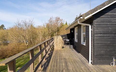 Usbjorn - 500M from the Sea: Træ, Sommerhus, Veranda, Planke, Hårdttræ, Gelænder, Dæk, Bejdse, Sidespor, Hegn