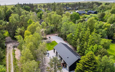 Laina - 250M from the Sea: Hus, Hjem, Tag, Sommerhus, Estate, Landscaping, Garden Bygninger, Sidespor, Stuehus