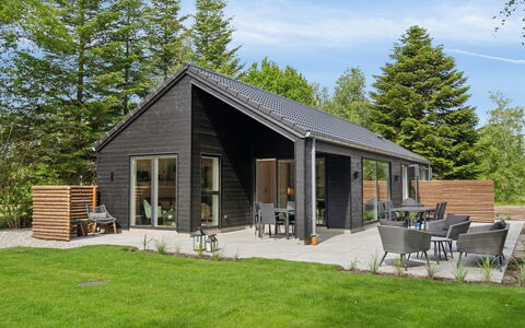 Laina - 250M from the Sea: Tag, Hus, Hjem, Sommerhus, Dør, Sidespor, Dæk, Veranda, Planke, Hårdttræ