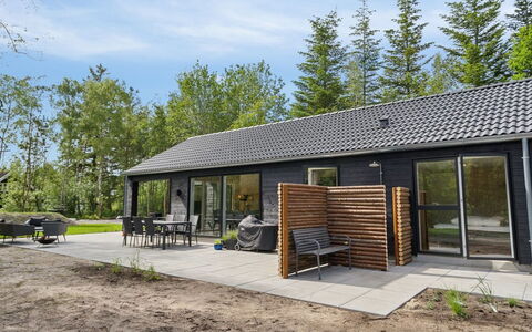 Laina - 250M from the Sea: Tag, Hus, Hjem, Sommerhus, Dør, Sidespor, Dæk, Veranda, Planke, Hårdttræ