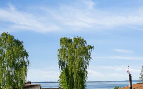 Manfred - 250M from the Sea: Svømmepøl, Udendørs Møbler, Møbel, Udvej, Flise, Eco Hotel, Skygge, Stol, Fritid, Estate