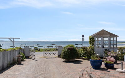 Michel - 25M from the Sea
