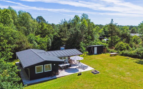 Aleta - 600M from the Sea: Svømmepøl, Ferieby
