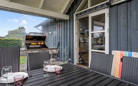 Bernice - 900M from the Sea: Tag, Hus, Hjem, Sommerhus, Dør, Sidespor, Dæk, Veranda, Planke, Hårdttræ
