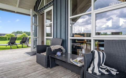 Bernice - 900M from the Sea: Tag, Hus, Hjem, Sommerhus, Dør, Sidespor, Dæk, Veranda, Planke, Hårdttræ