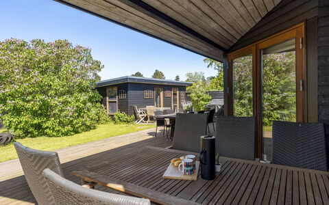 Gligorij - 450M from the Sea: Møbel, Indretning, Gulvbelægning, Etage, Loft, Værelse, Stol, Bord, Lejlighed, Køkken & Spisebord