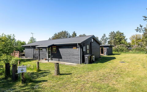 Gligorij - 450M from the Sea: Møbel, Indretning, Gulvbelægning, Etage, Loft, Værelse, Stol, Bord, Lejlighed, Køkken & Spisebord