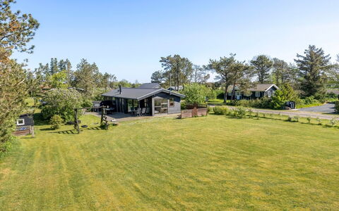 Gligorij - 450M from the Sea: Møbel, Indretning, Gulvbelægning, Etage, Loft, Værelse, Stol, Bord, Lejlighed, Køkken & Spisebord