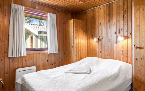 Bedri - 150M from the Sea: Træ, Soveværelse, Loft, Seng, Sengetøj, Etage, Hjem, Sengetøj, Dør, Hårdttræ
