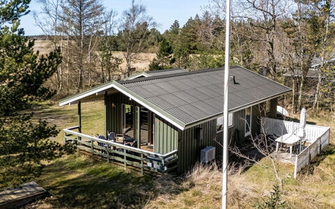 Bedri - 150M from the Sea: Hus, Tag, Hjem, Sommerhus, Landdistrikt, Garden Bygninger, Sidespor, Skur, Veranda