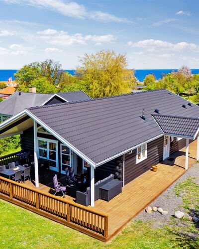 Hjalmar - 400M from the Sea