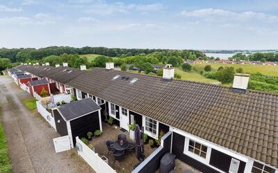 Isbiorn - 300M from the Sea