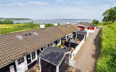 Isbiorn - 300M from the Sea