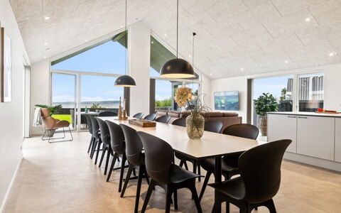 Straale - 50M from the Sea: Tag, Hus, Hjem, Sommerhus, Dør, Sidespor, Dæk, Veranda, Planke, Hårdttræ